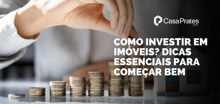 Montagem com pilhas de moedas crescentes ao lado de uma casa em miniatura, ilustrando como investir em imóveis com planejamento e visão de longo prazo.