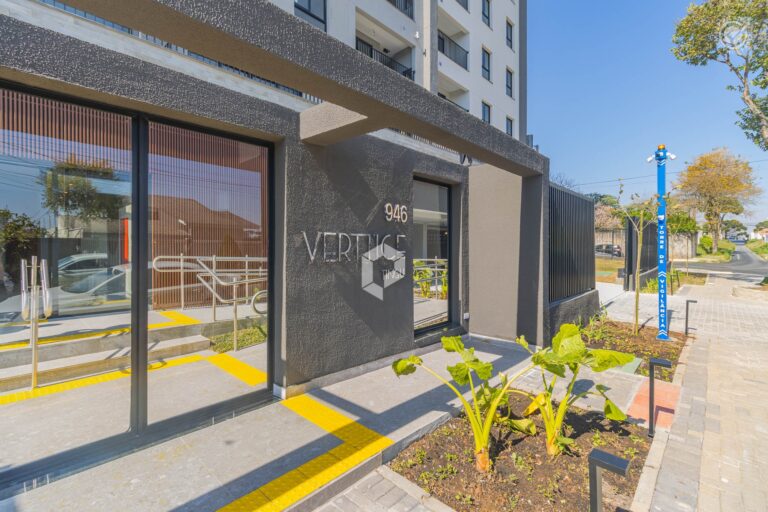 Empreendimento para Alugar ou Vender em Curitiba no Tingui