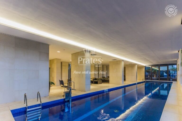 Piscina Coberta e Aquecida