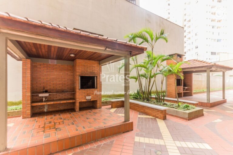Deck com churrasqueira