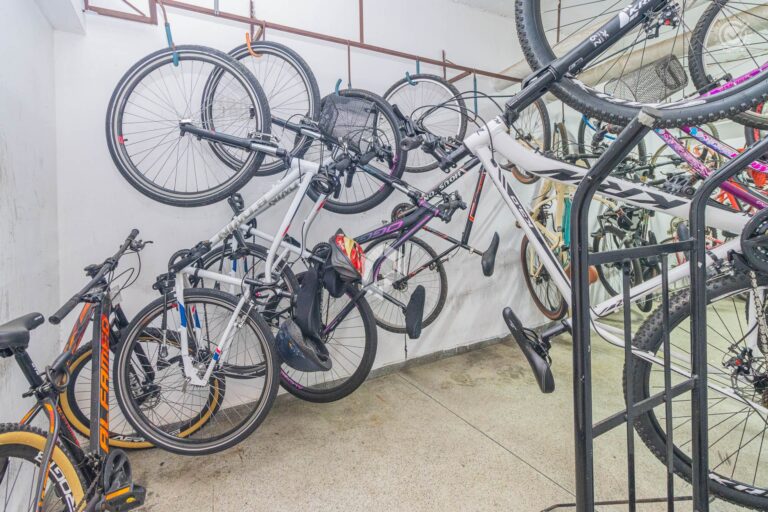 Empreendimento para Alugar ou Vender em Curitiba no Água Verde