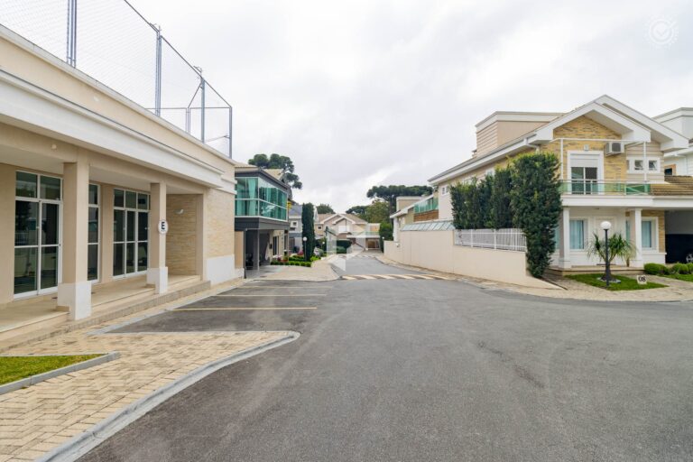 Empreendimento para Alugar ou Vender em Curitiba no Santa Felicidade