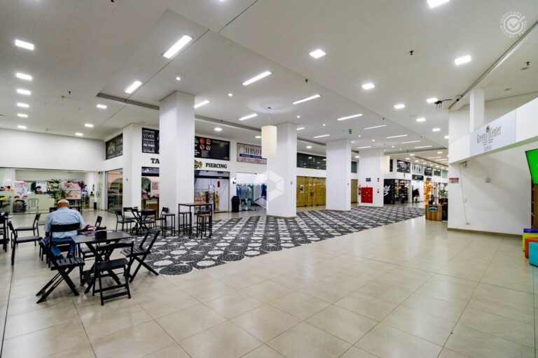 Ampla Galeria
