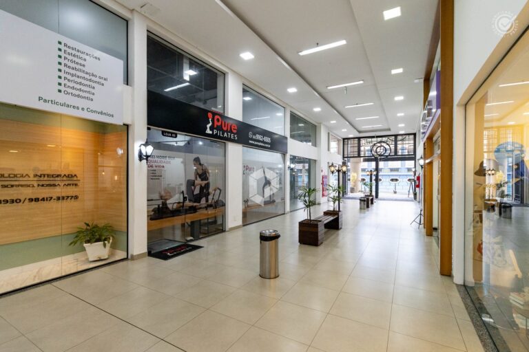 Ampla Galeria