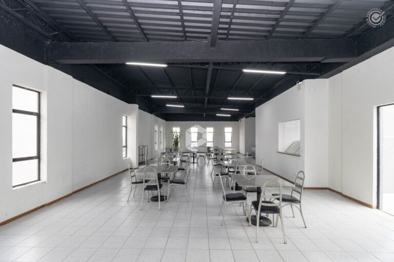 Empreendimento para Alugar ou Vender em Curitiba no Cristo Rei