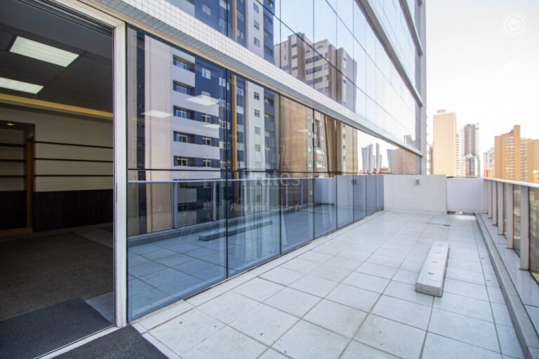 Espaço Externo da Sala de Reuniões