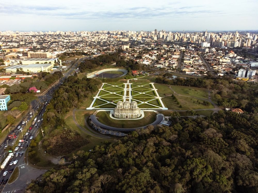 Jardim Botânico de Curitiba, que sugere sugere a qualidade de vida e coloca Curitiba nas melhores cidades para investir em imóveis.