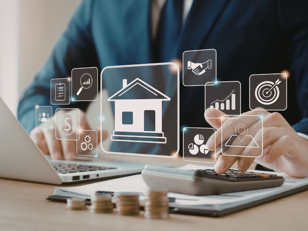 Análise financeira de imóvel no computador mostrando se vender imóvel sem corretor é o ideal.