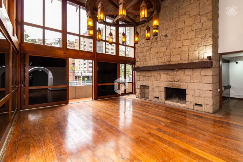 Sala com Lareira | 1º Andar